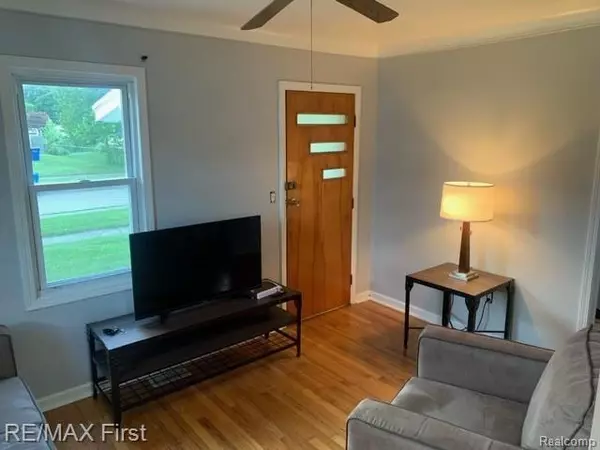 Warren, MI 48089,12035 AVONDALE Avenue