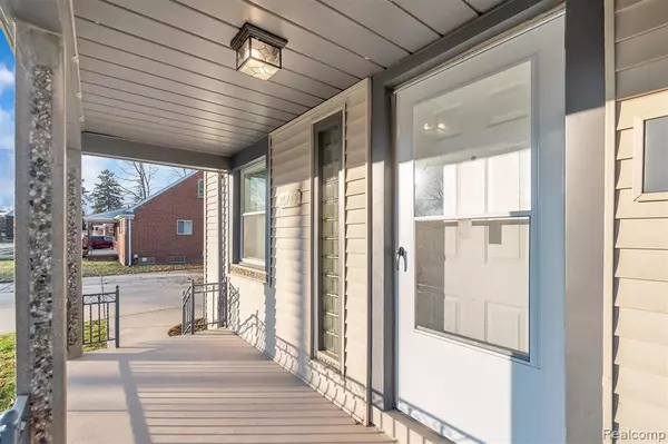 Roseville, MI 48066,26715 FERNWOOD Street