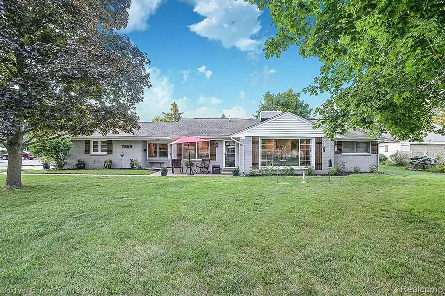 7909 State Street, Brighton, MI 48116