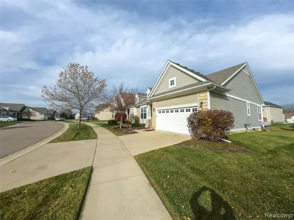 New Hudson, MI 48165,26652 WILTON Court