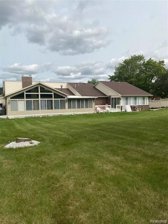 Flint, MI 48532,1339 HICKORY HOLLOW DR Drive