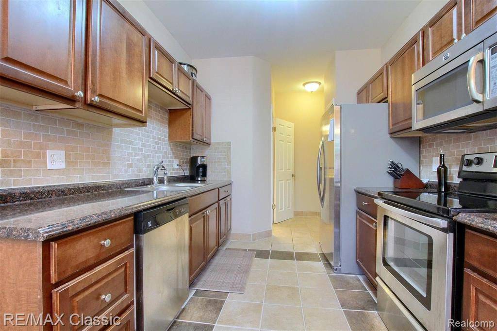 West Bloomfield, MI,7072 GREEN FARM Road