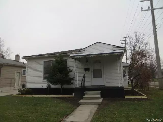 7204 STERLING, Center Line, MI 48015