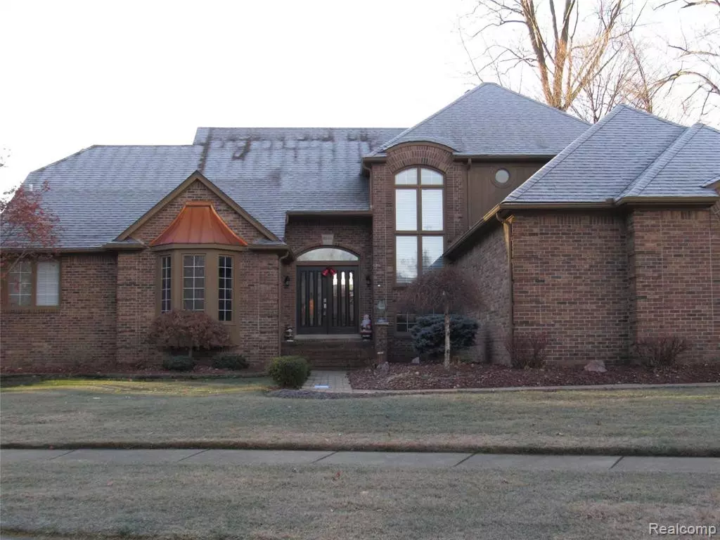 Shelby Twp, MI 48317,9044 Oakridge Trail