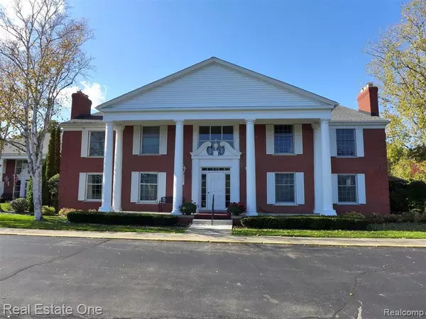 19710 W 13 MILE RD, Beverly Hills, MI 48025