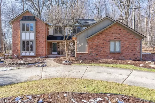 18079 WINCHESTER Drive, Northville, MI 48168