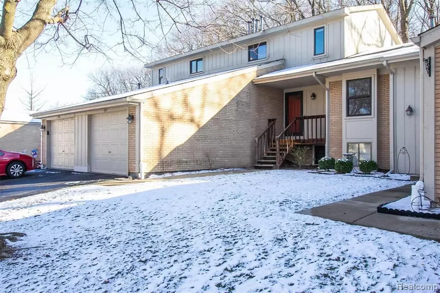 434 FOREST Drive, Brighton, MI 48116