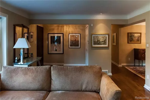 Beverly Hills, MI 48025,18181 KIRKSHIRE Avenue