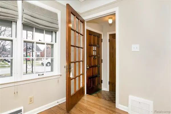 Lincoln Park, MI 48146,1064 Riverbank Street