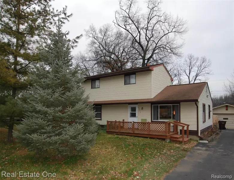 45564 CORNWALL Street, Shelby Twp, MI 48317