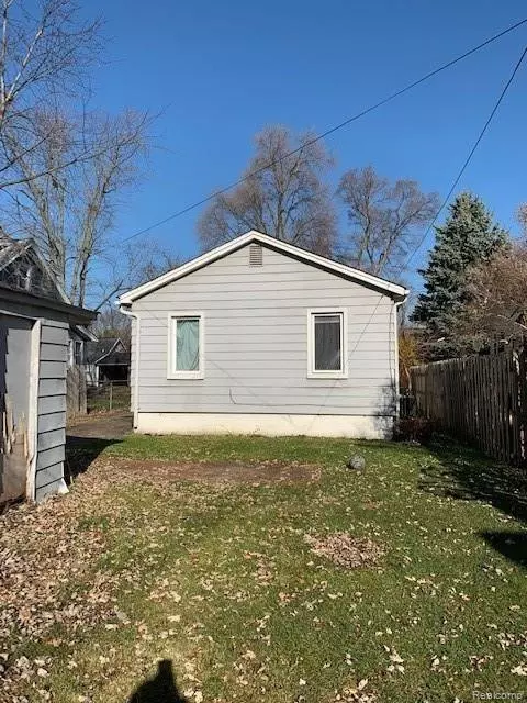 Pontiac, MI 48340,99 W BEVERLY Avenue