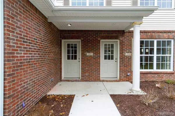 Fenton, MI 48430,913 WATERCRESS Lane