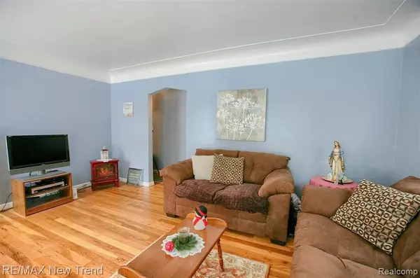 Dearborn, MI 48124,24801 HICKORY Street