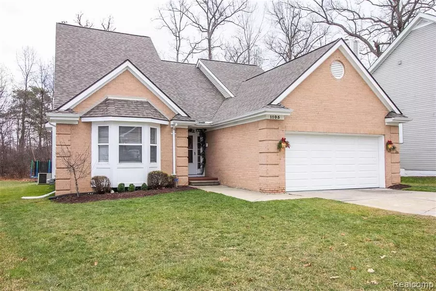 1105 OAK VALLEY Drive, Pontiac, MI 48341