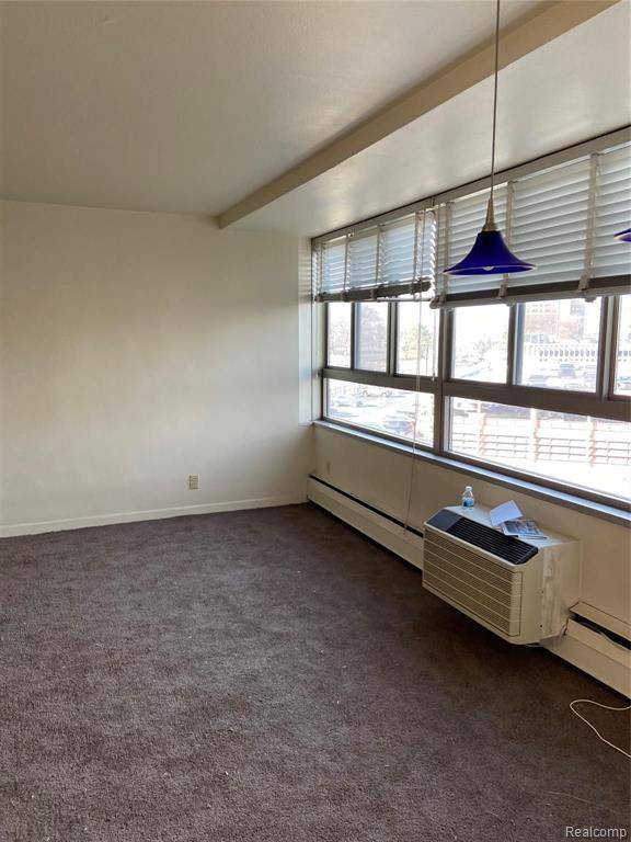 Detroit, MI 48214,8900 E Jefferson Avenue #303
