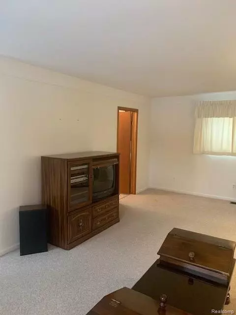 Farmington Hills, MI 48336,31775 TRESTAIN Street