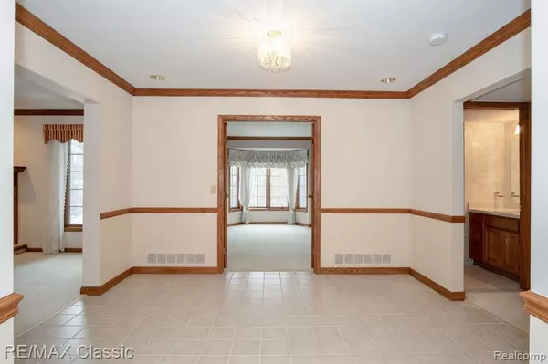 Plymouth, MI 48170,822 DEER Court