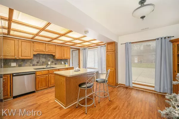 Redford, MI 48239,9551 LEVERNE