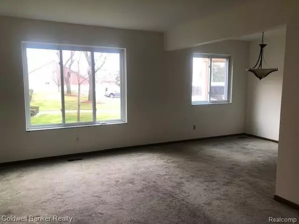 Saint Clair Shores, MI 48080,22840 E 9 MILE Road