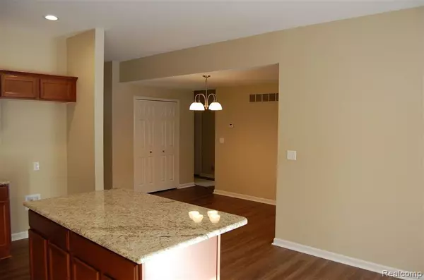 Flat Rock, MI 48134,23954 WHITE PINE Street