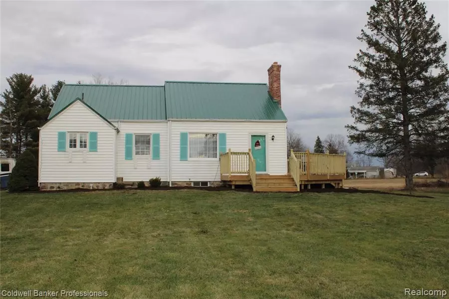 1810 MAYFIELD Road, Lapeer, MI 48446