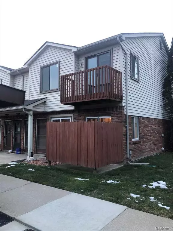 18936 E 14 MILE Road, Roseville, MI 48066