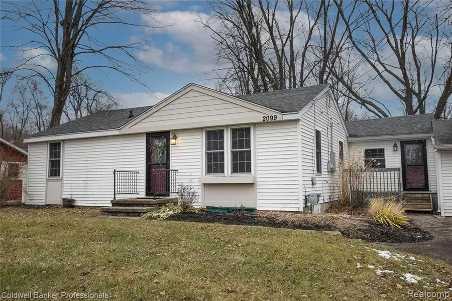 2099 Woodland Pass, Burton, MI 48519
