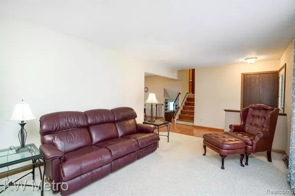 Rochester Hills, MI 48307,899 DRIFTWOOD Avenue