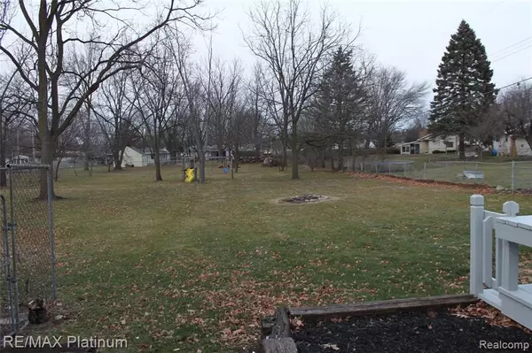 Flint, MI 48507,1394 W MAPLE Avenue