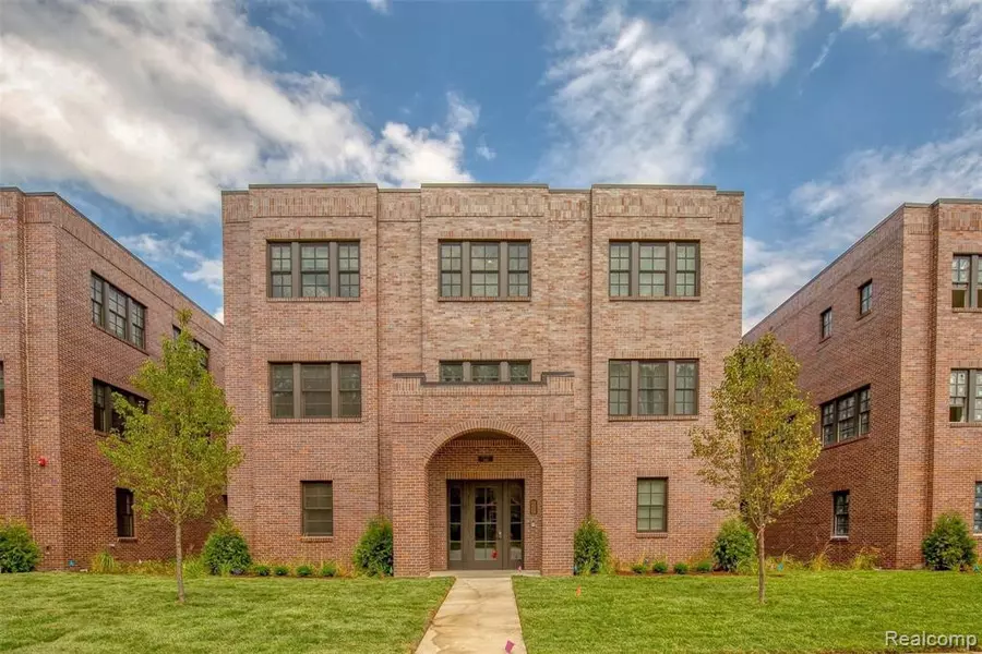 924 W 11 MILE Road, Royal Oak, MI 48067