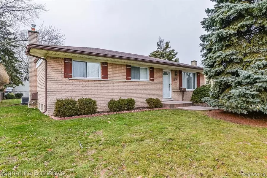 2731 DOVER Drive, Troy, MI 48083
