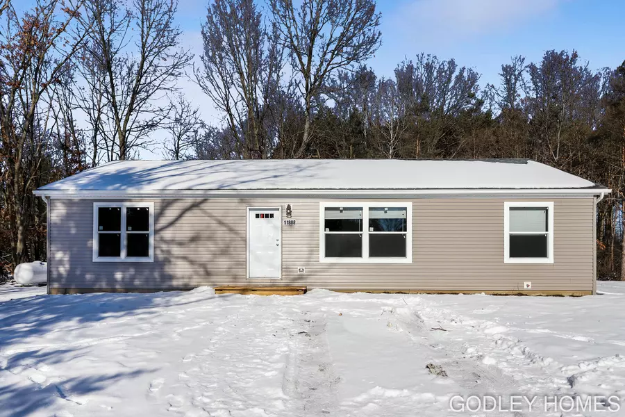 11888 Crimson Creek, Gowen, MI 49326