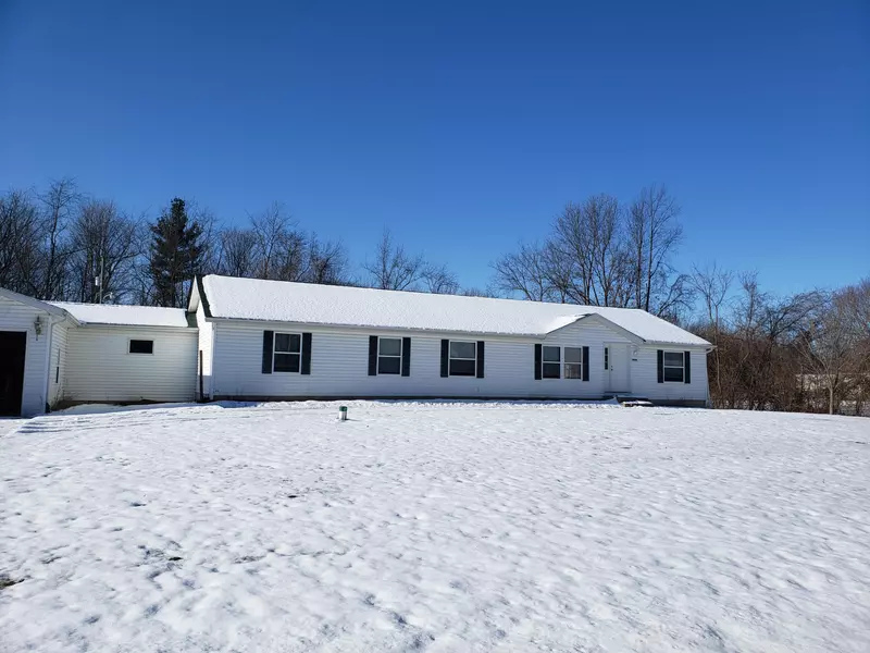 15690 Madron Lake Road, Buchanan, MI 49107