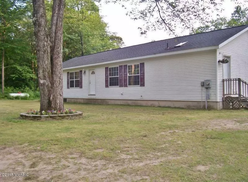 16083 9 Mile Road, Stanwood, MI 49346