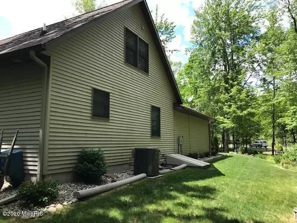 Canadian Lakes, MI 49346,10797 Dobbyn Drive