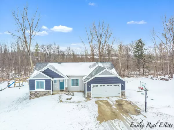 5598 E 136th Street, Sand Lake, MI 49343