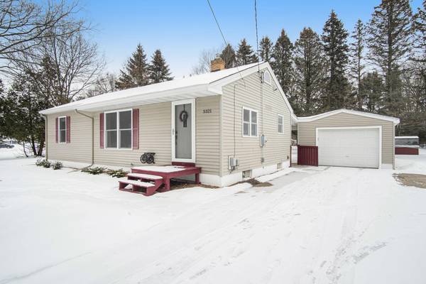 5321 Lakeview Street, Montague, MI 49437