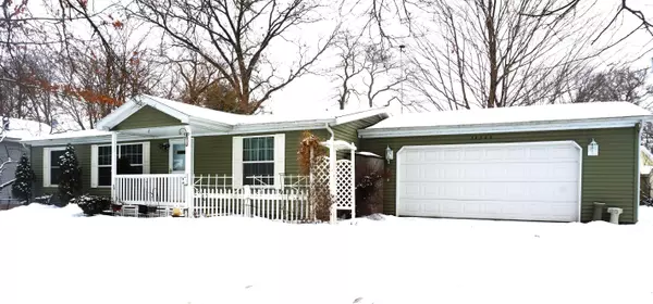 34303 Vauxhill Drive, Paw Paw, MI 49079