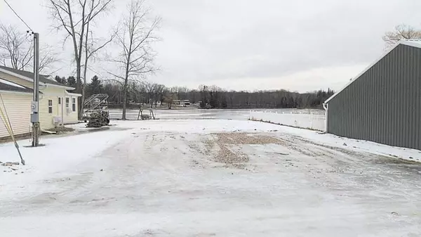 210 Morse Dr Drive, Six Lakes, MI 48886