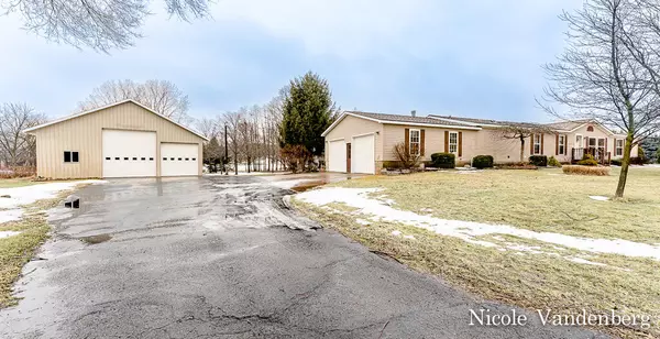 7574 Orchard Circle, Fremont, MI 49412