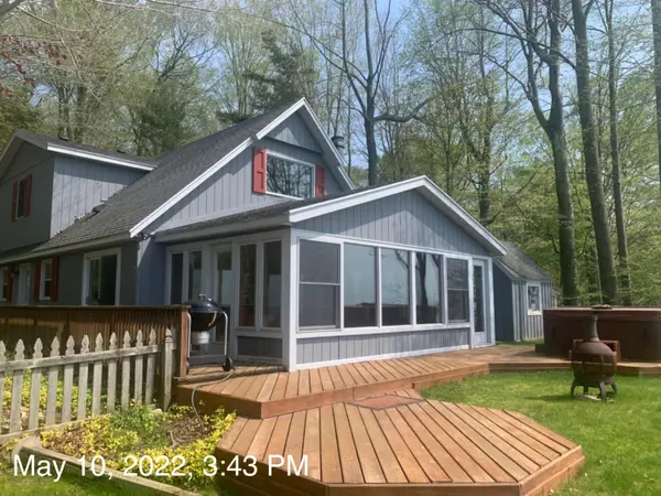 South Haven, MI 49090,997 Lake Lane