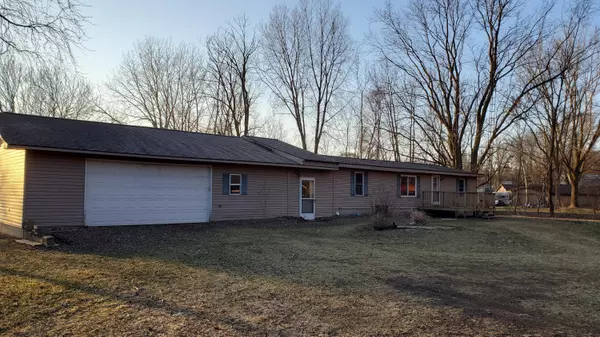 1222 N Blossom Lake, Colon, MI 49040