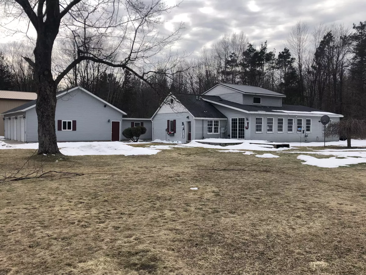 Fruitport, MI 49415,4345 S Wolf Lake Road