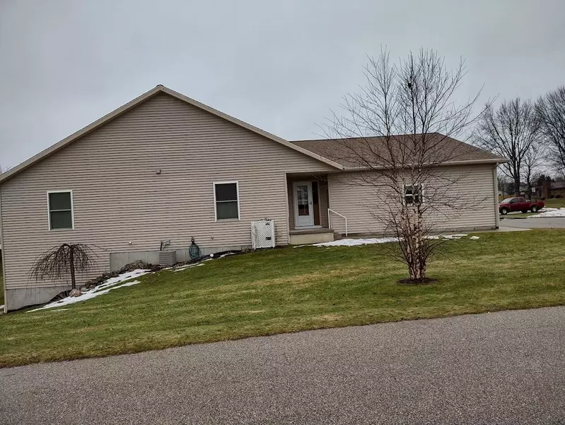 612 East Street #4, Coopersville, MI 49404