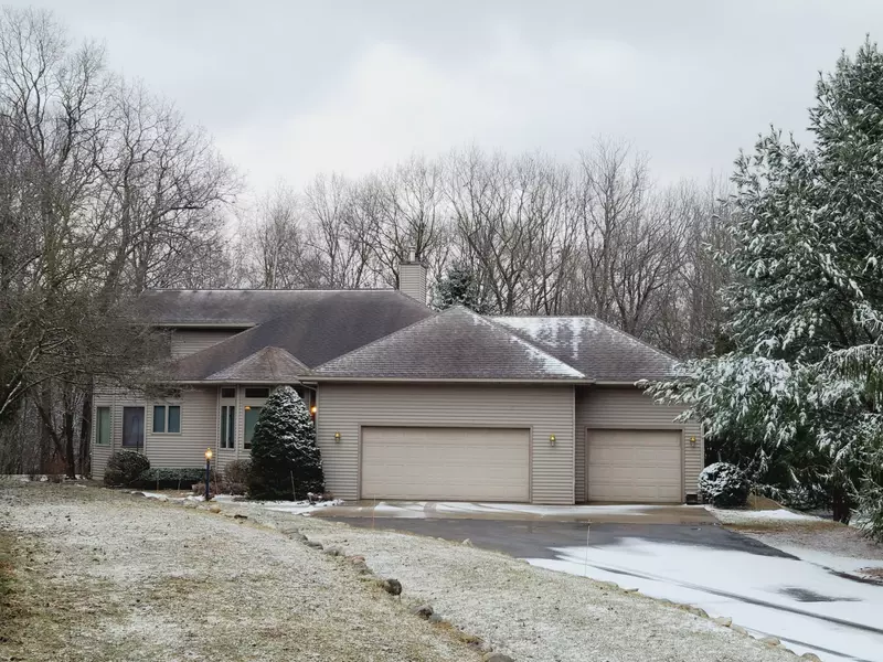 75821 Burgundy Place, Lawton, MI 49065