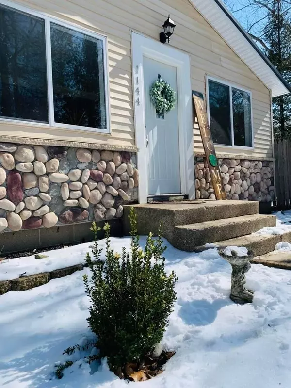 White Cloud, MI 49349,1144 S Oak Avenue