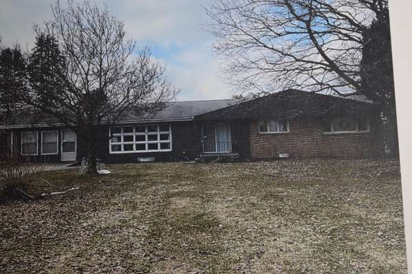 39370 County Road 215, Bangor, MI 49013