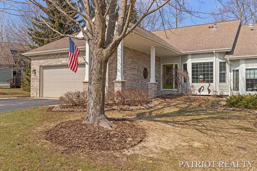 2137 Lamberton Creek NE Lane, Grand Rapids, MI 49505