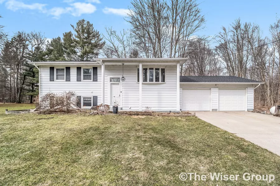 2210 Robinwood Drive, Hastings, MI 49058