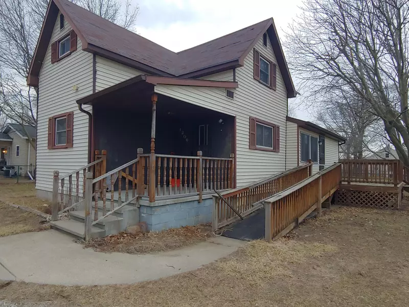1206 W Lyons Street, Mount Pleasant, MI 48858